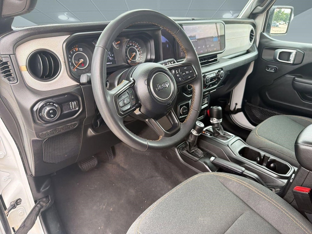 Used 2025 Jeep Gladiator Sport S Truck Crew Cab