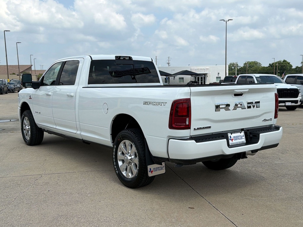 New 2026 Ram 3500 LARAMIE CREW CAB 4X4 8' BOX Pickup