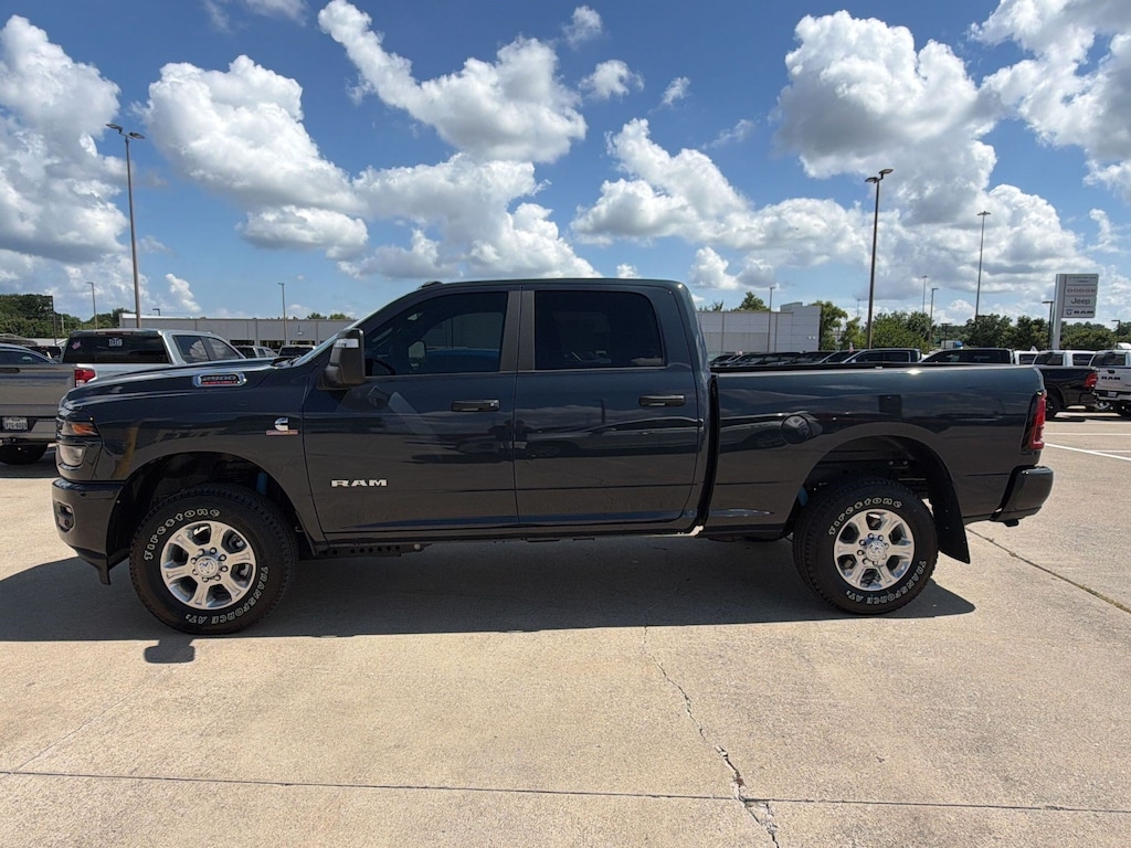 New 2026 Ram 2500 LONE STAR CREW CAB 4X4 6'4 BOX Pickup