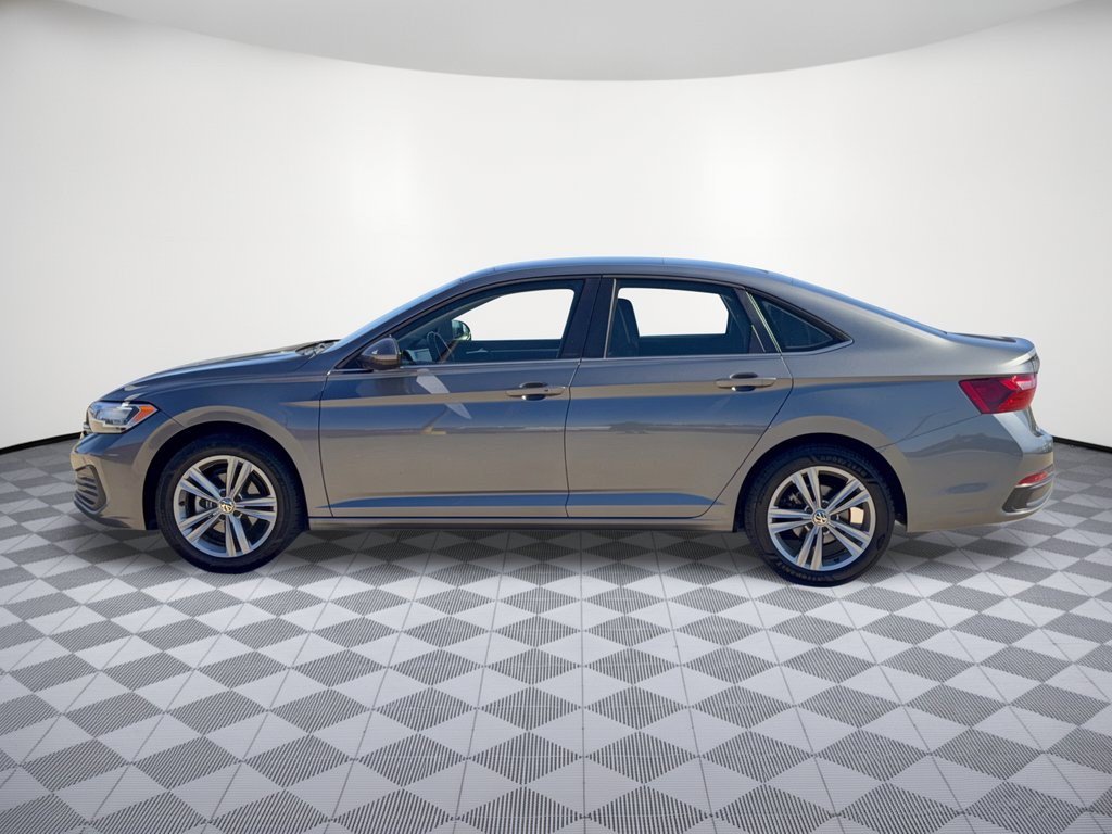 Used 2024 Volkswagen Jetta SE with VIN 3VW7M7BU7RM070923 for sale in Greenville, TX