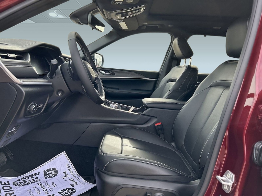 New 2025 Jeep Grand Cherokee L LIMITED 4X4 Sport Utility