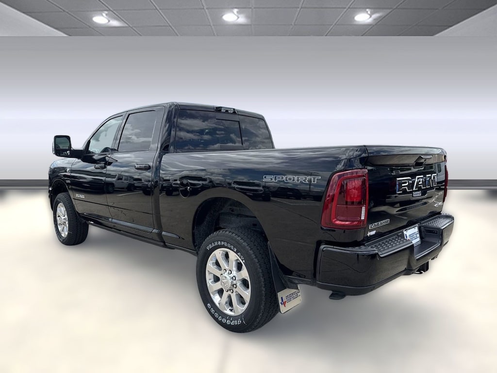 New 2025 Ram 2500 LARAMIE CREW CAB 4X4 6'4 BOX Pickup