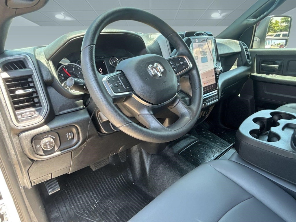 New 2026 Ram 3500 TRADESMAN CREW CAB CHASSIS 4X4 60' CA Pickup