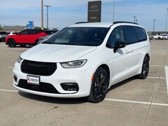 2026 Chrysler Pacifica SELECT Passenger Van