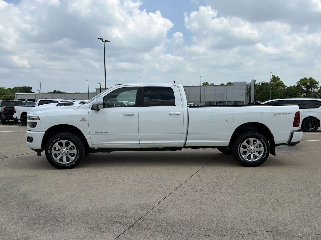 New 2026 Ram 3500 LARAMIE CREW CAB 4X4 8' BOX Pickup