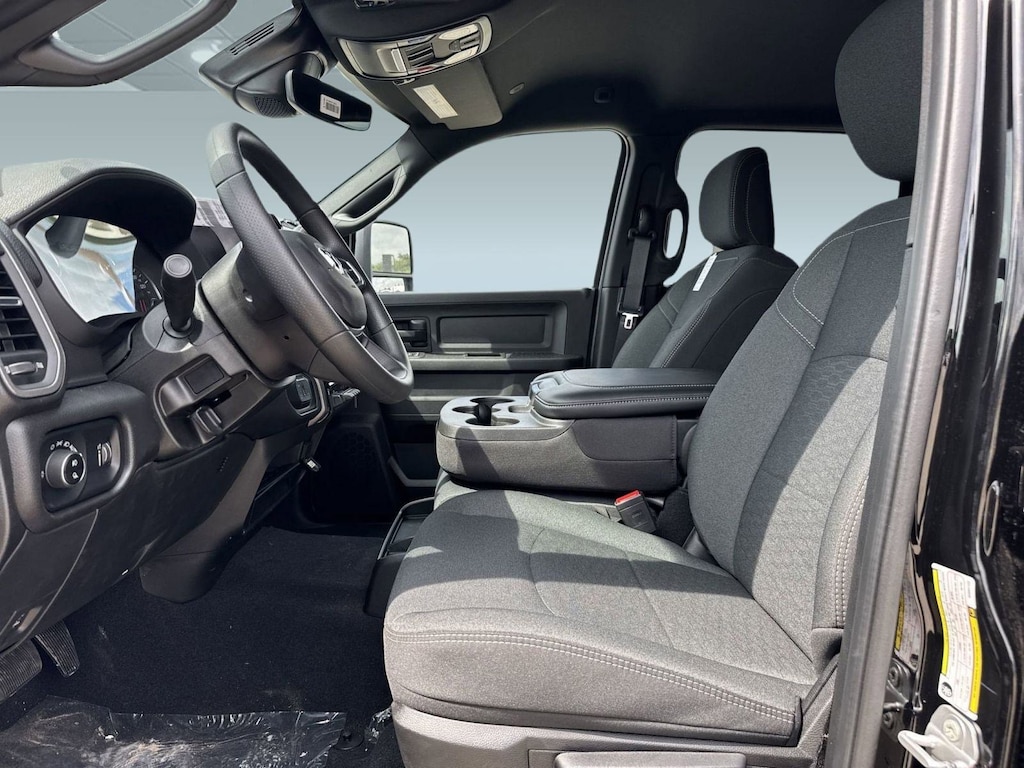 New 2025 Ram 2500 TRADESMAN CREW CAB 4X4 6'4 BOX Pickup