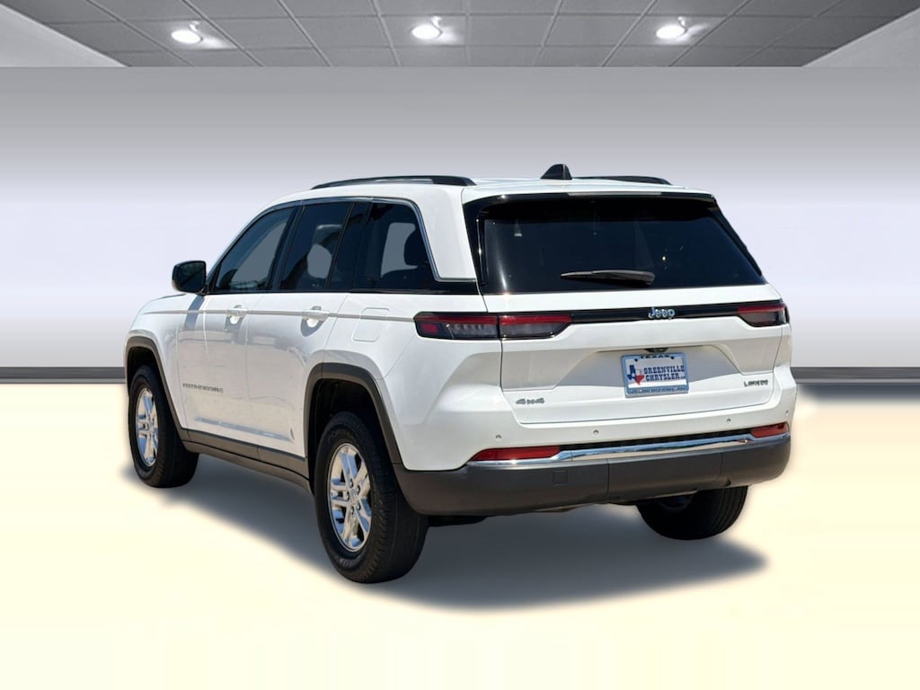 Used 2023 Jeep Grand Cherokee Laredo SUV