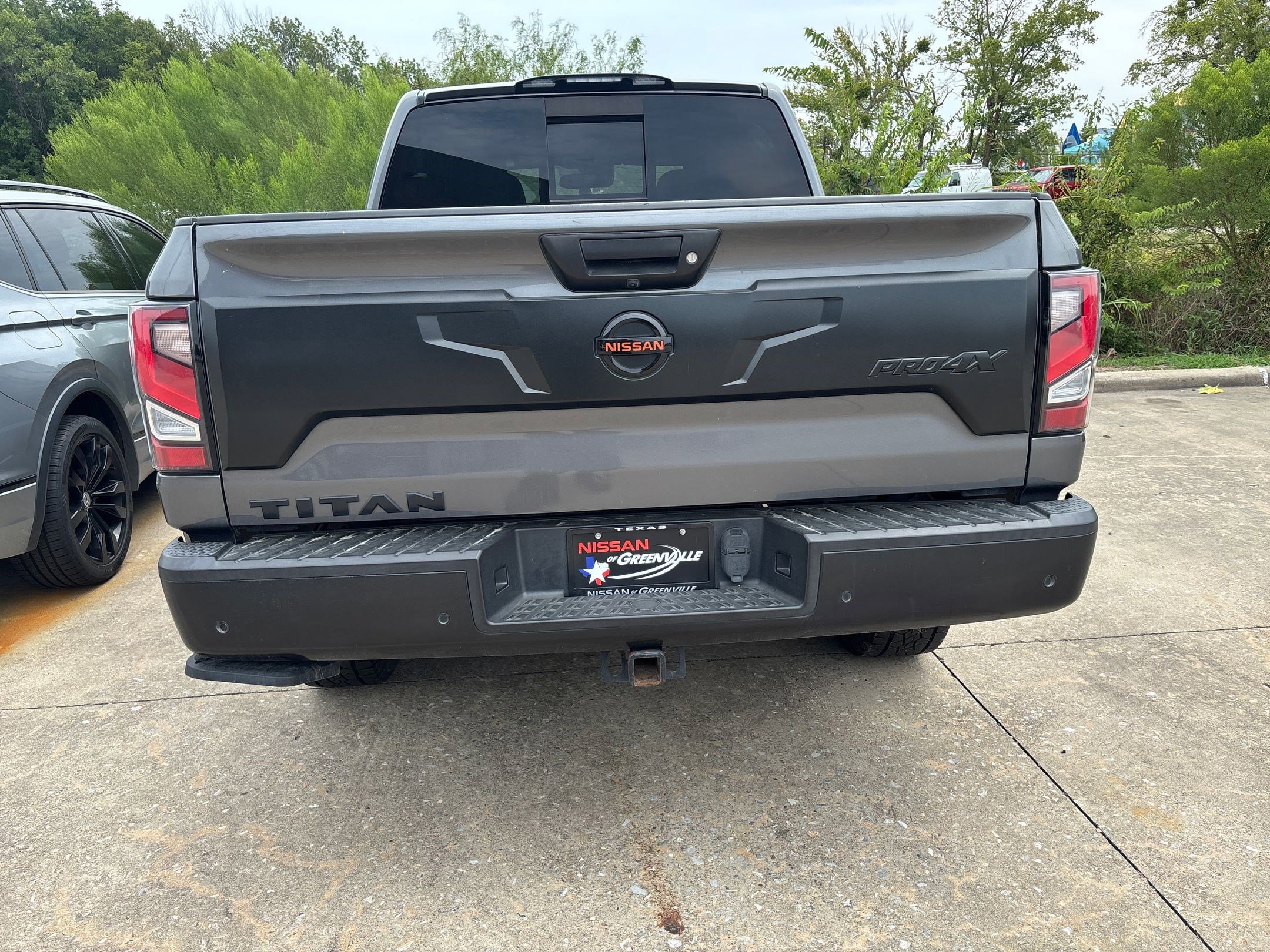 2020 Nissan Titan PRO-4X photo 3