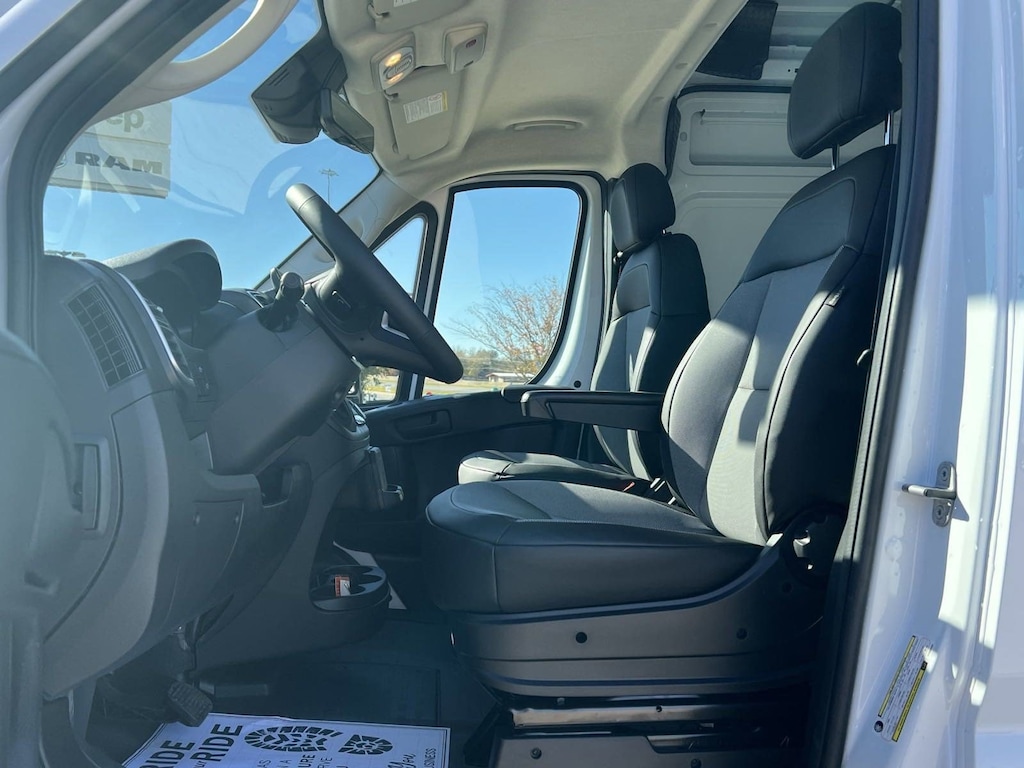 New 2025 Ram ProMaster PROMASTER 1500 SLT CARGO VAN HIGH ROOF 136' WB Cargo Van