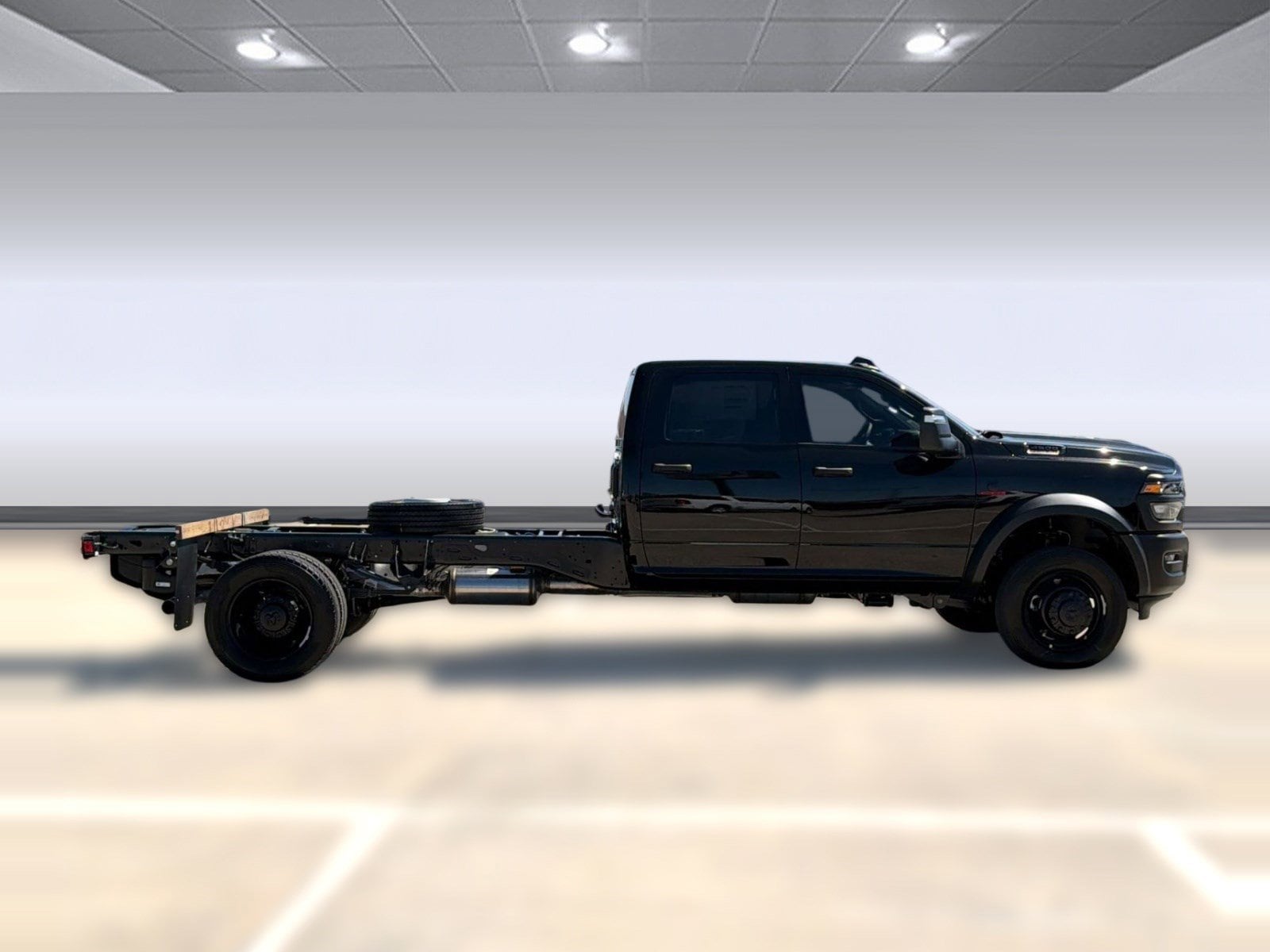 4500 Chassis Cab TRADESMAN CREW 4X4 84' CA Pickup