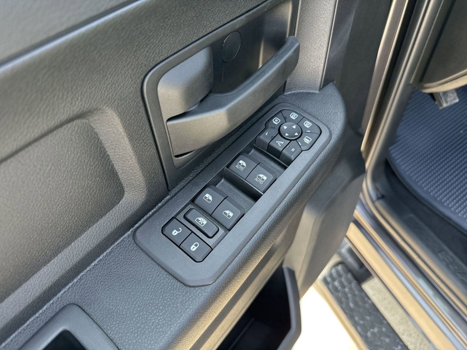 2025 RAM 2500 Tradesman - Photo 11
