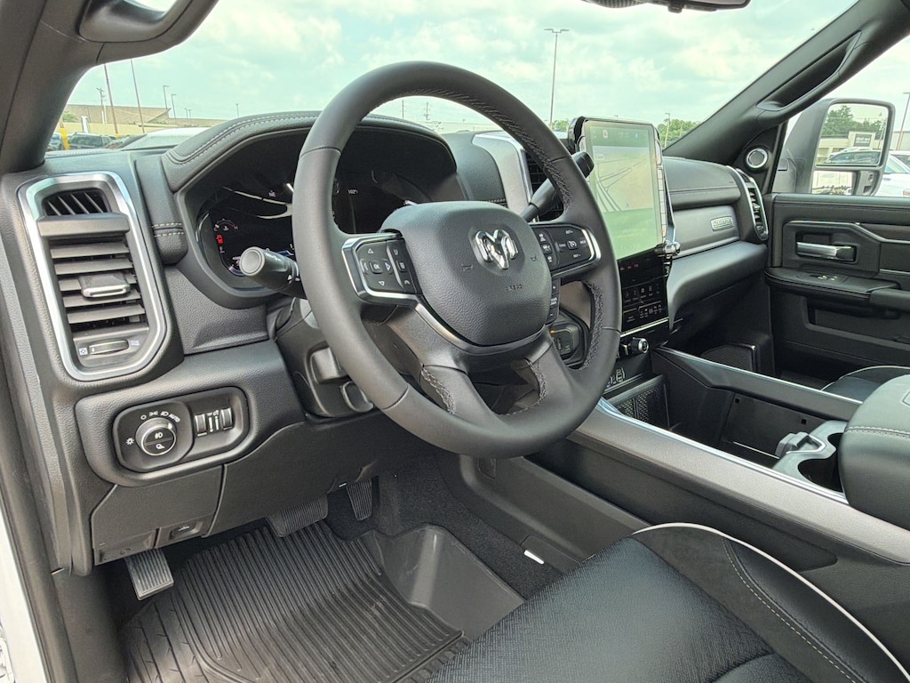 New 2026 Ram 3500 LARAMIE CREW CAB 4X4 8' BOX Pickup