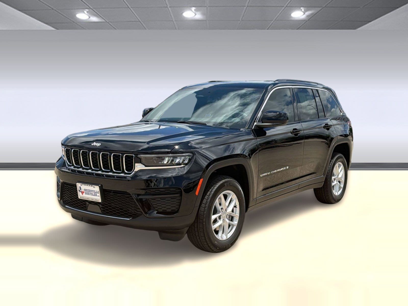 New 2026 Jeep Grand Cherokee LAREDO 4X2