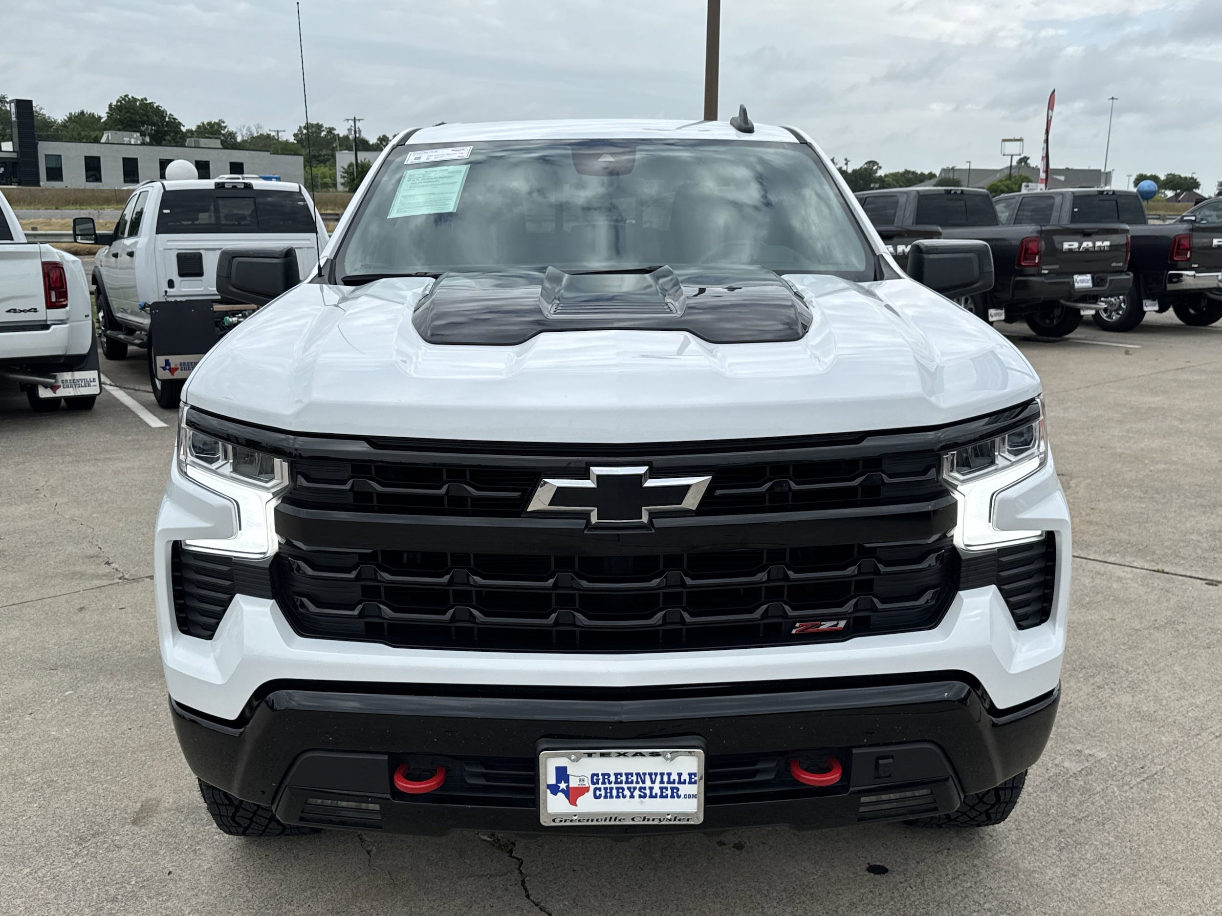 Used 2024 Chevrolet Silverado 1500 LT Trail Boss with VIN 3GCUDFE81RG117506 for sale in Greenville, TX