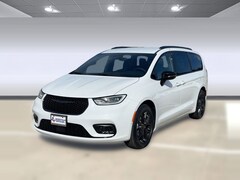 2026 Chrysler Pacifica SELECT Passenger Van