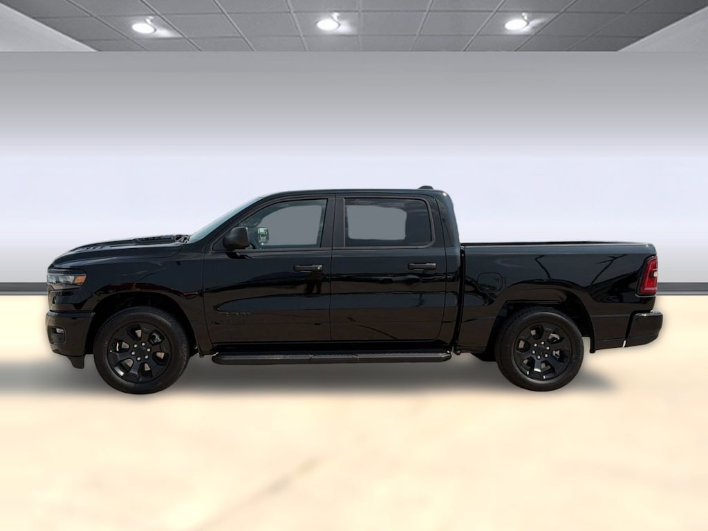 New 2026 Ram 1500 EXPRESS CREW CAB 4X4 5'7 BOX Pickup