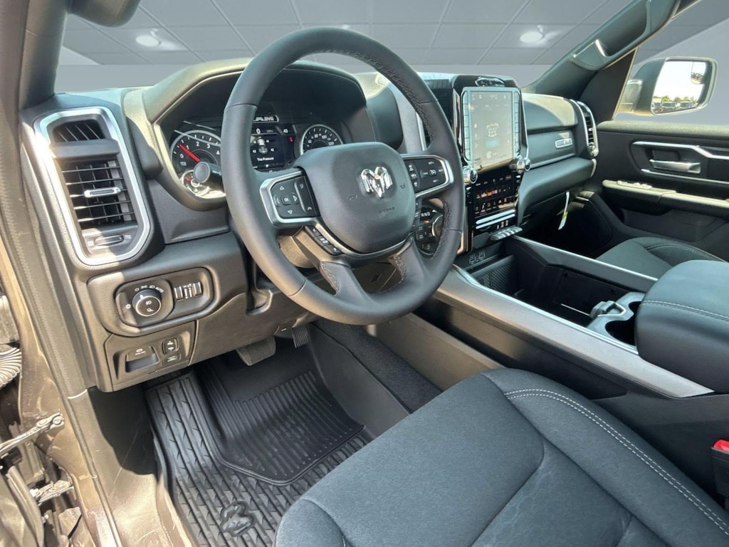 New 2026 Ram 1500 LONE STAR CREW CAB 4X4 5'7 BOX Pickup