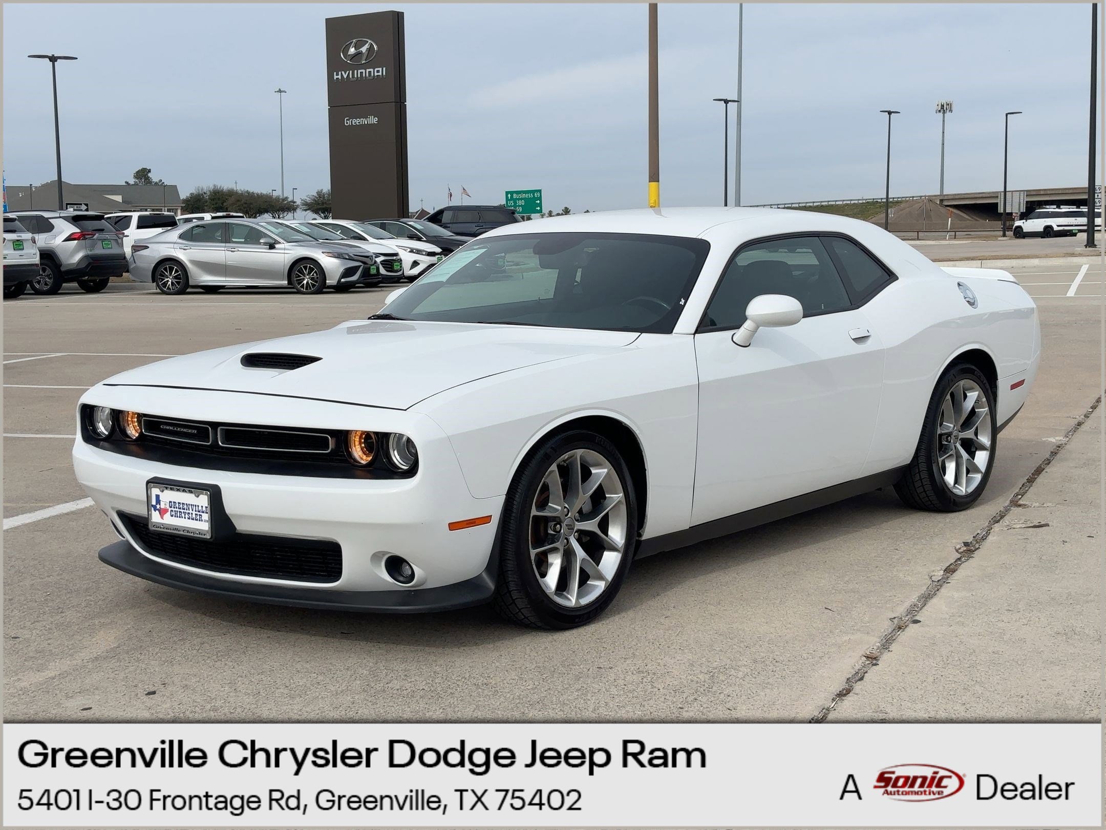 2022 Dodge Challenger GT's photo