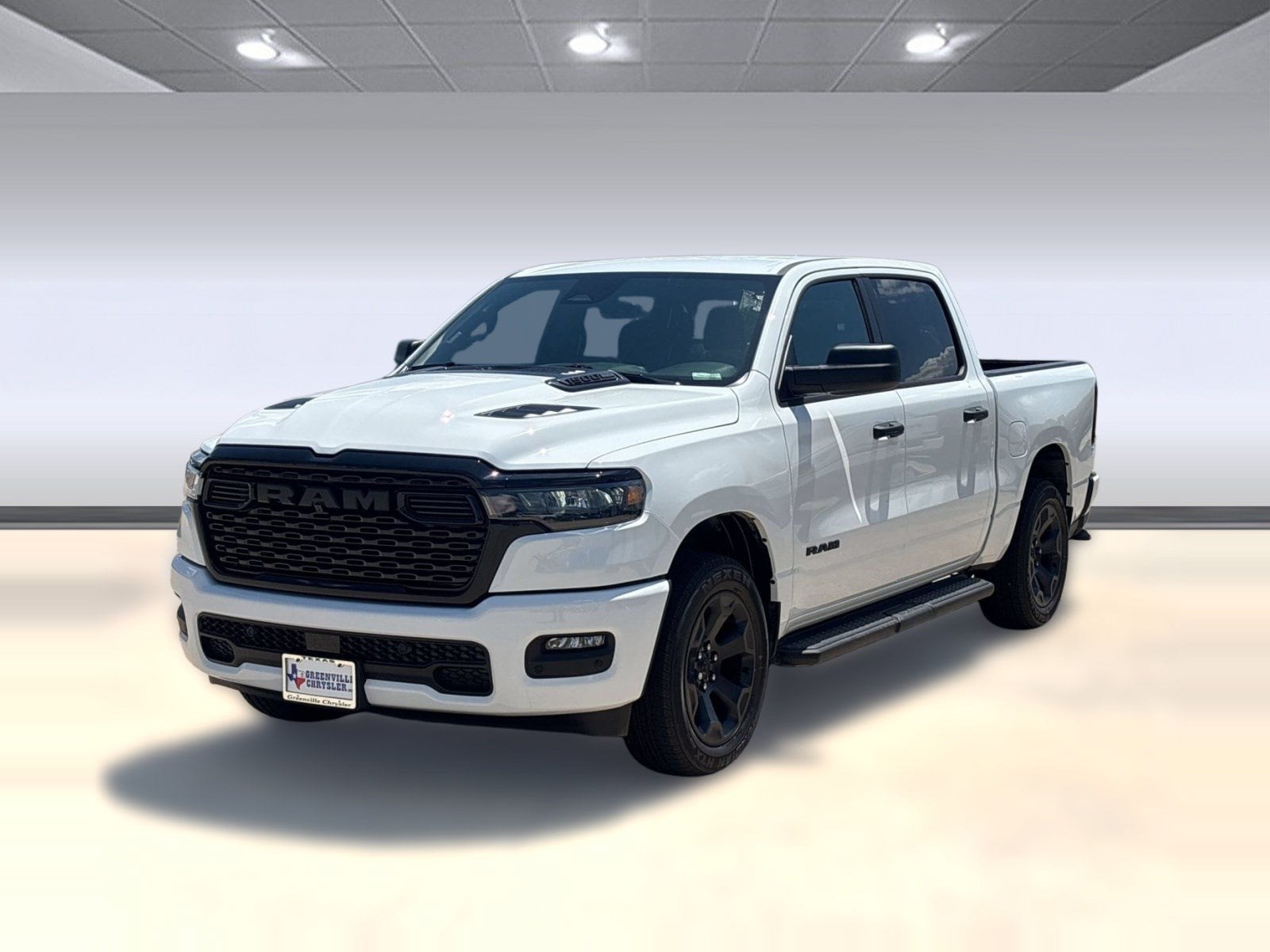 New 2026 Ram 1500 EXPRESS CREW CAB 4X4 5'7 BOX