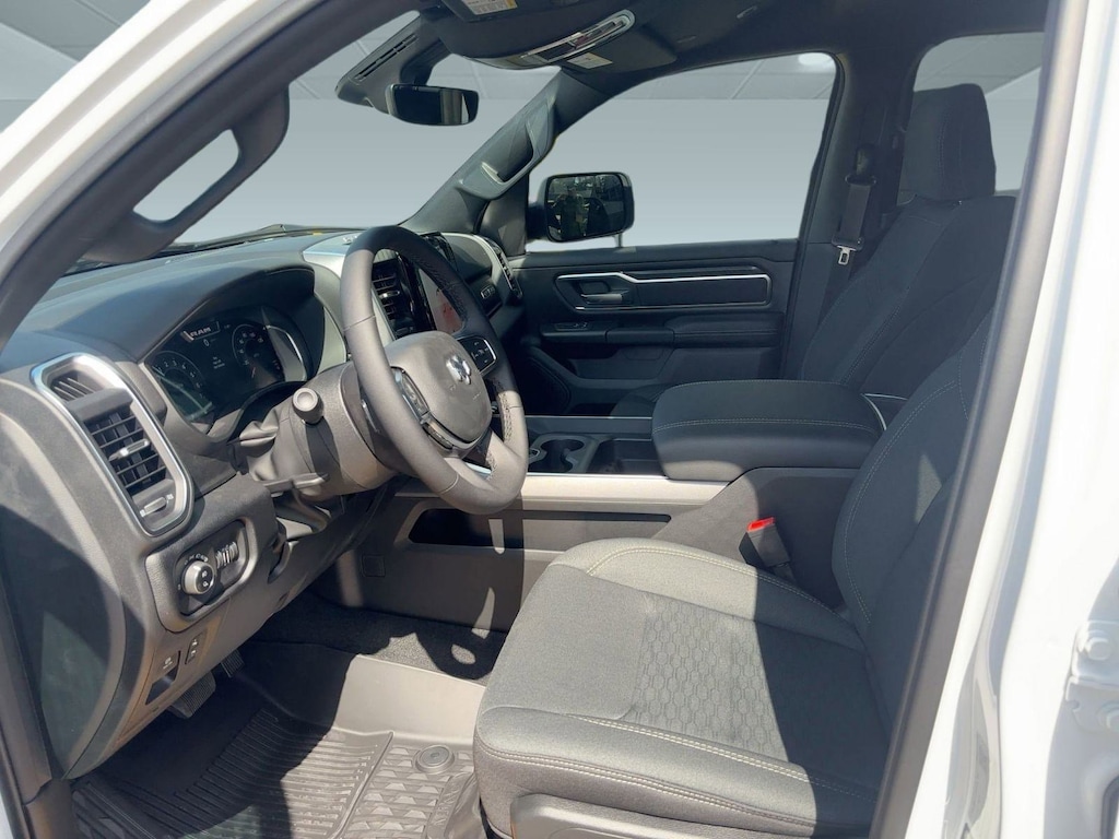 New 2026 Ram 1500 LONE STAR CREW CAB 4X4 5'7 BOX Pickup