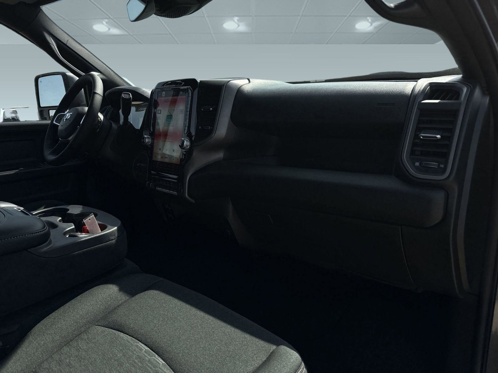 2025 RAM 2500 Tradesman - Photo 27