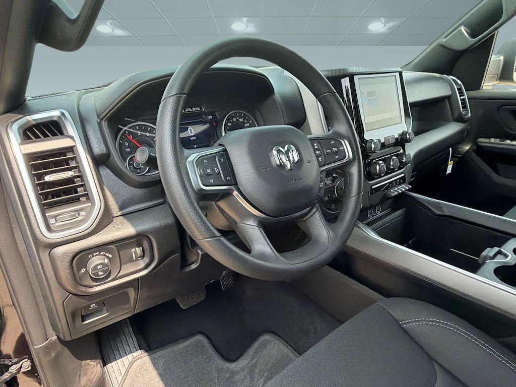 New 2026 Ram 1500 EXPRESS CREW CAB 4X4 5'7 BOX Pickup