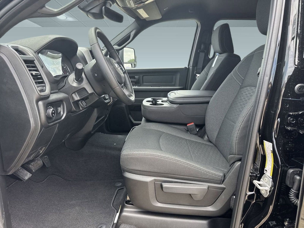 New 2025 Ram 2500 TRADESMAN CREW CAB 4X4 6'4 BOX Pickup