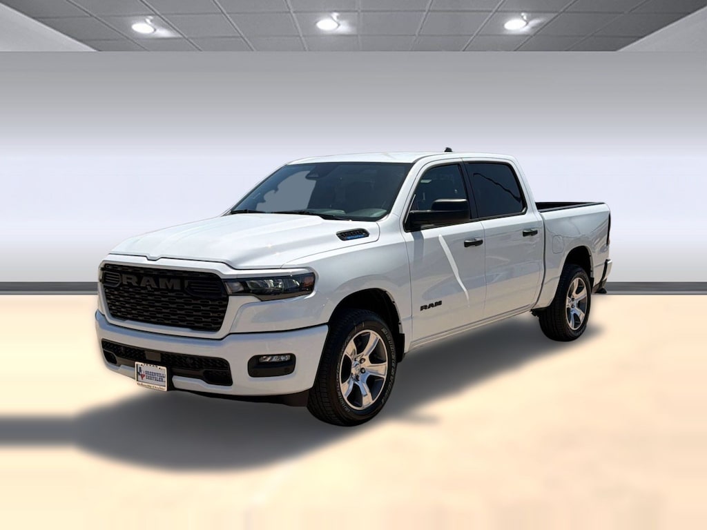 New 2026 Ram 1500 EXPRESS CREW CAB 4X4 5'7 BOX Pickup