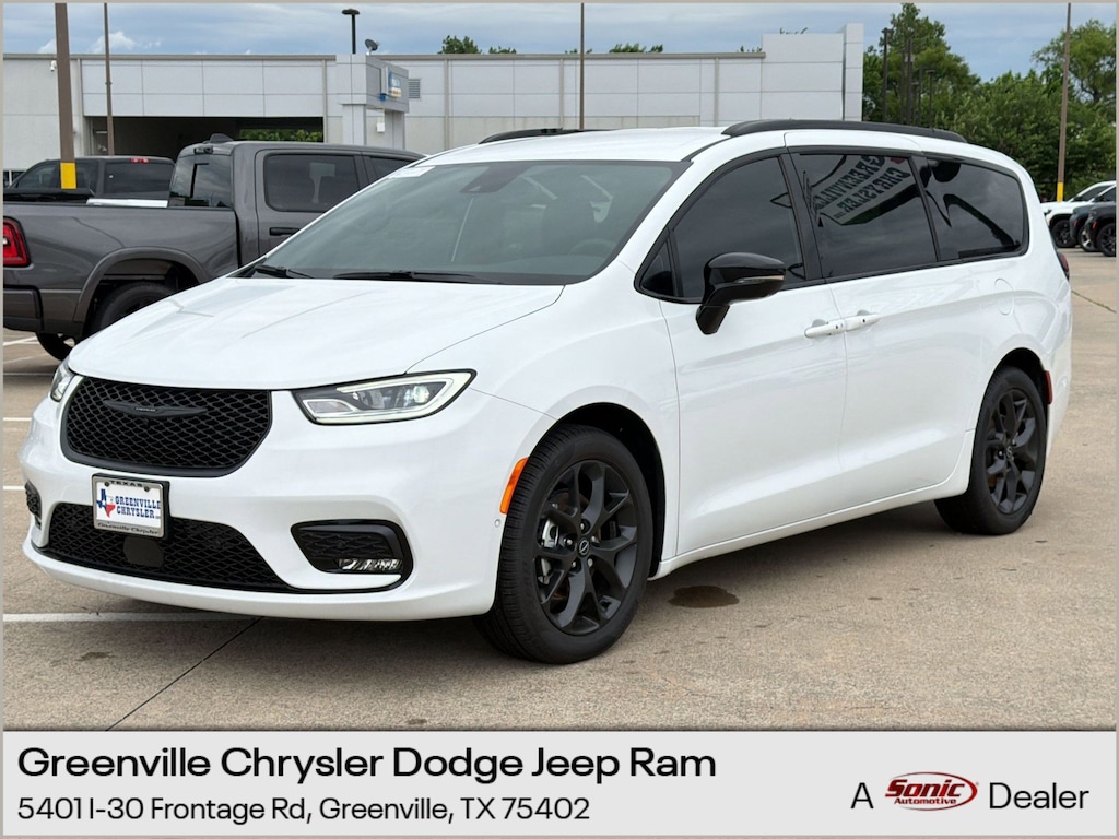 Used 2026 Chrysler Pacifica Select Van Passenger Van