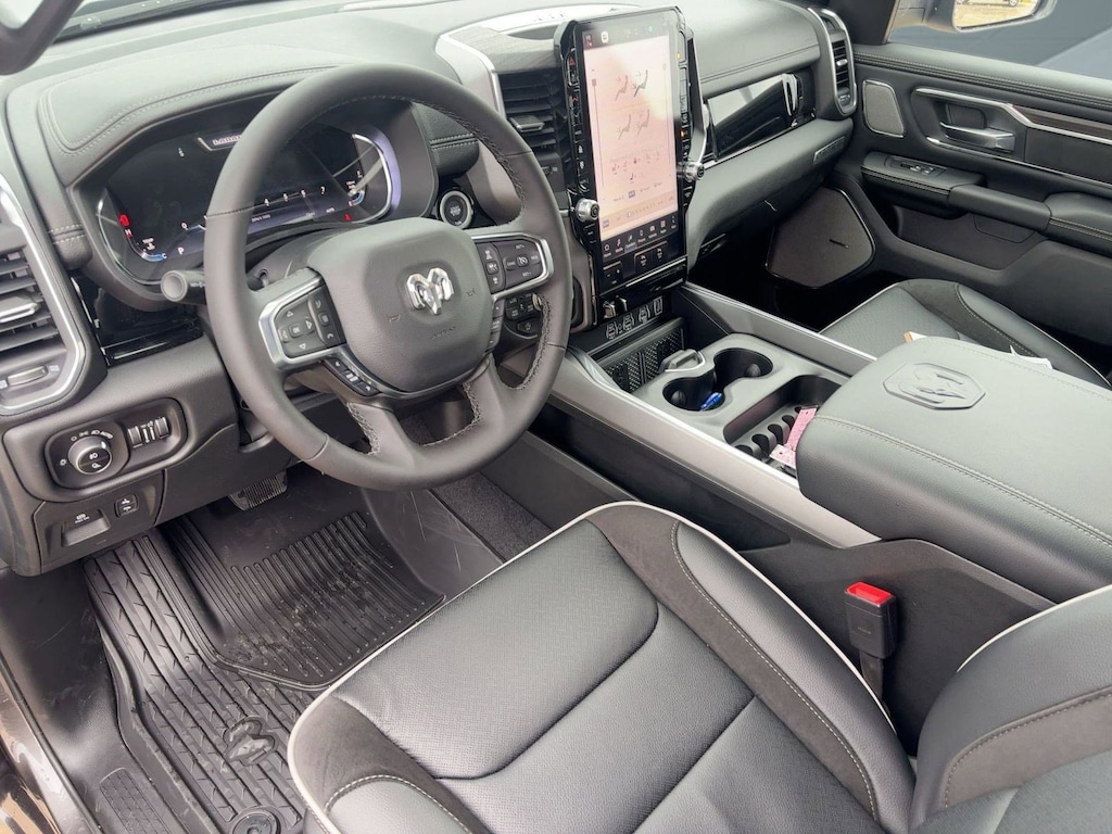 New 2026 Ram 1500 LARAMIE CREW CAB 4X4 5'7 BOX Pickup