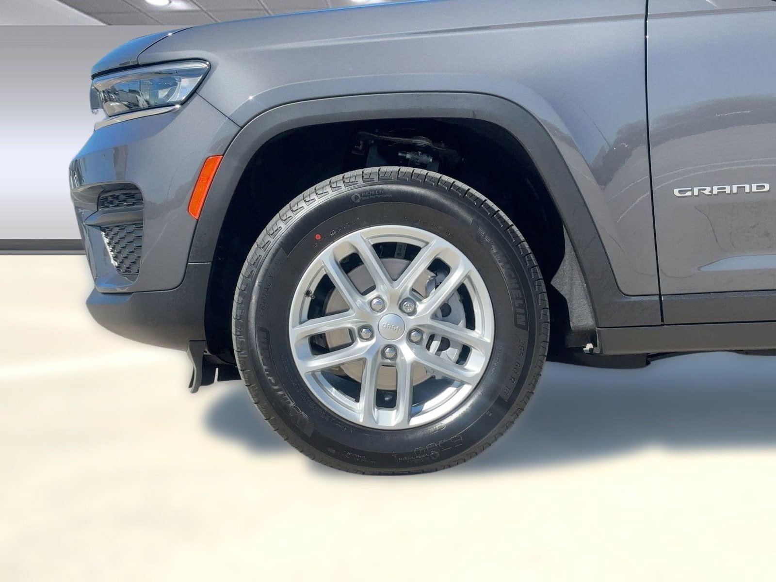 2026 Jeep Grand Cherokee Laredo - Photo 11
