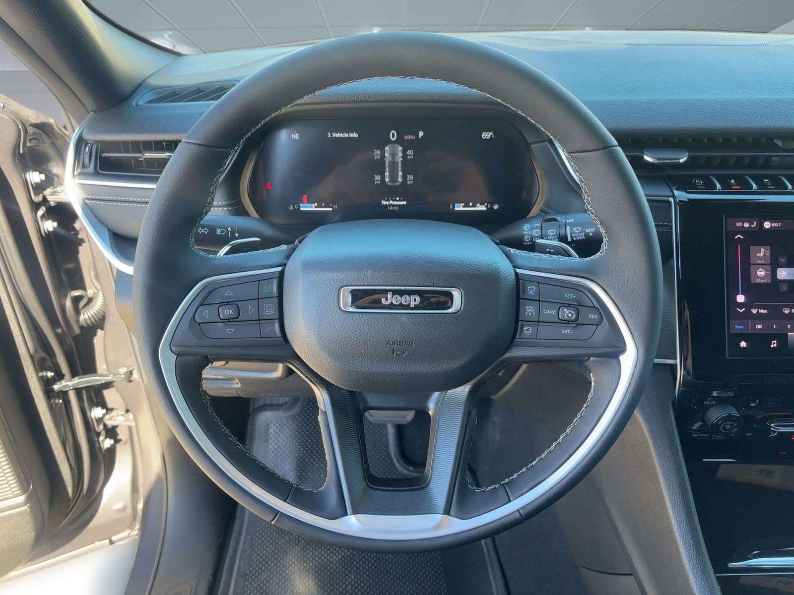 2026 Jeep Grand Cherokee Laredo - Photo 16
