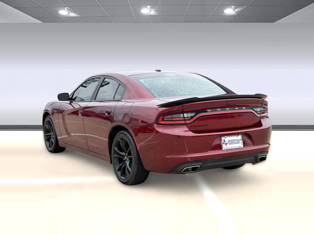 Used 2018 Dodge Charger SXT Sedan