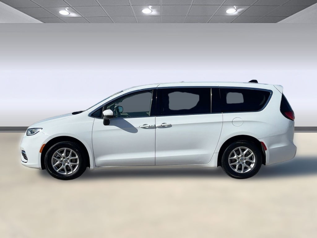 Used 2023 Chrysler Pacifica Touring L Van Passenger Van