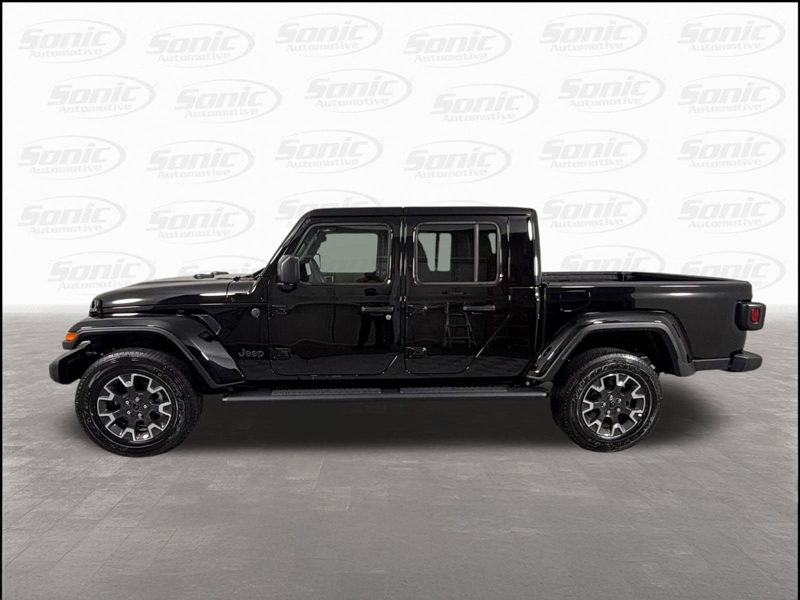 2025 Jeep Gladiator Pickup 