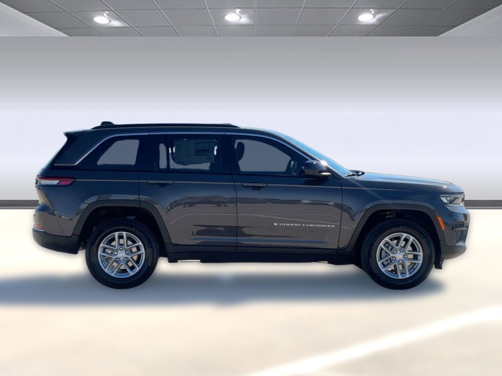2026 Jeep Grand Cherokee Laredo - Photo 8