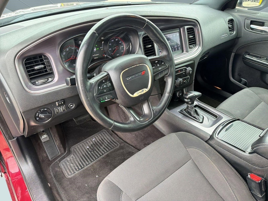 Used 2018 Dodge Charger SXT Sedan