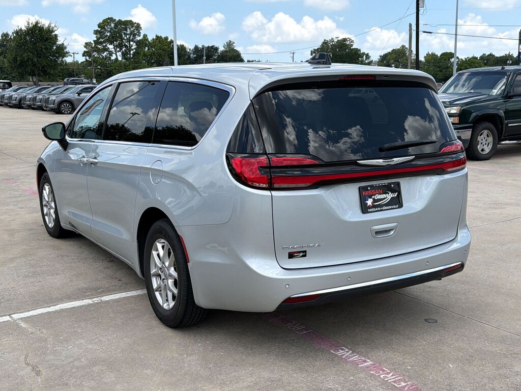 Used 2024 Chrysler Pacifica Touring L Van Passenger Van