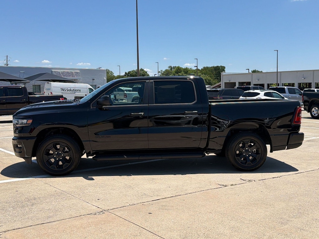 New 2026 Ram 1500 EXPRESS CREW CAB 4X4 5'7 BOX Pickup