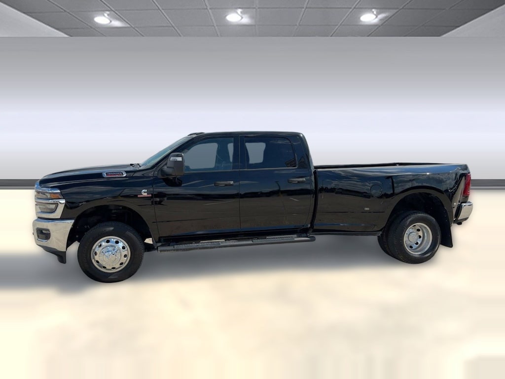 New 2025 Ram 3500 TRADESMAN CREW CAB 4X4 8' BOX Pickup