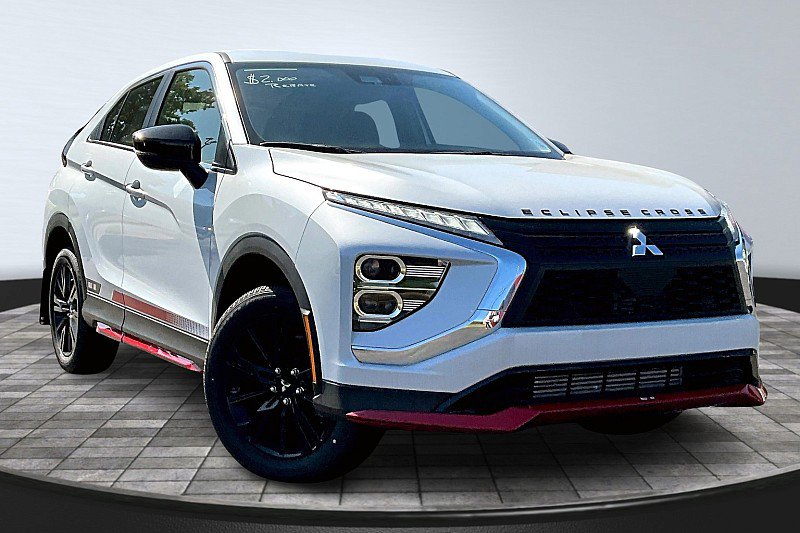 2024 Mitsubishi Eclipse Cross LE photo 2