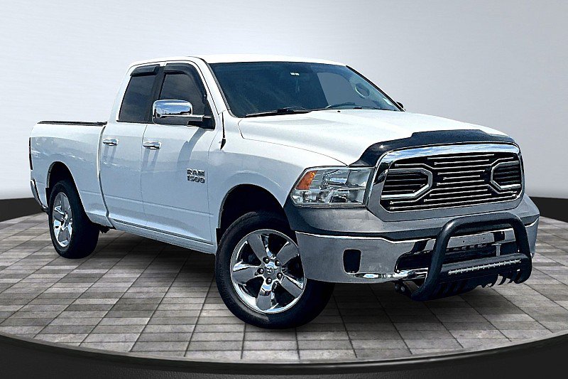 2015 Ram 1500 SLT photo 3