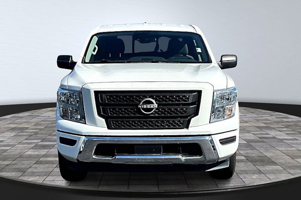 Used 2023 Nissan Titan SV Truck Crew Cab