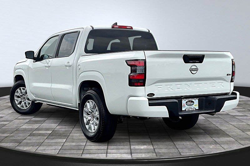 2023 Nissan Frontier Crew Cab SV photo 4