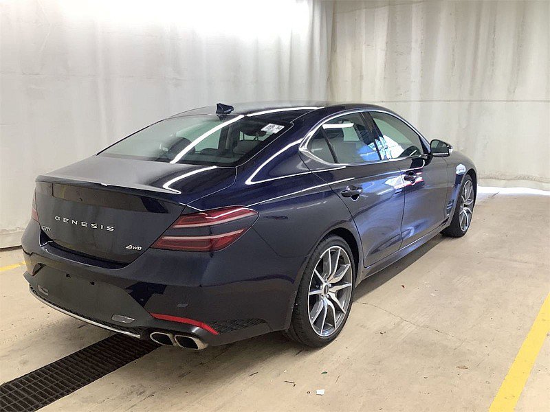 2023 Genesis G70 2.0T photo 3