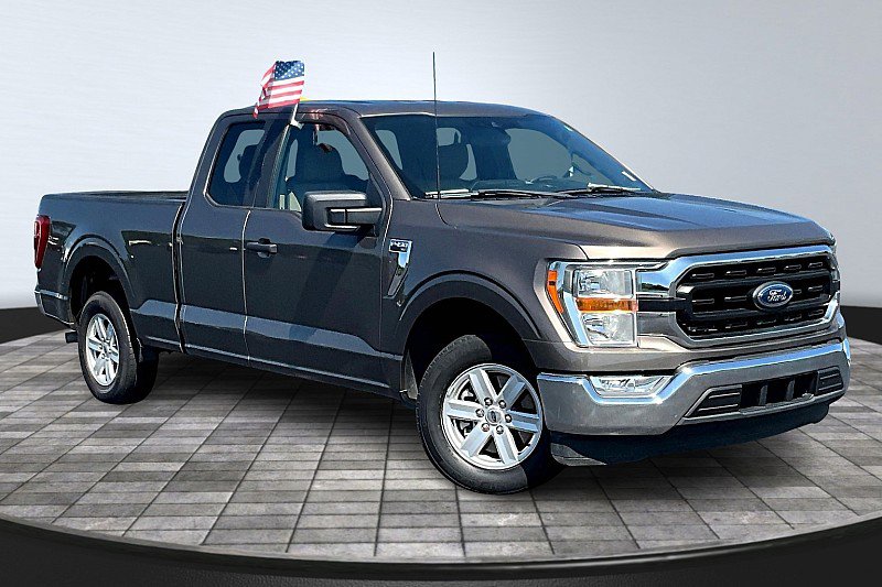 2022 Ford F-150 XLT photo 2