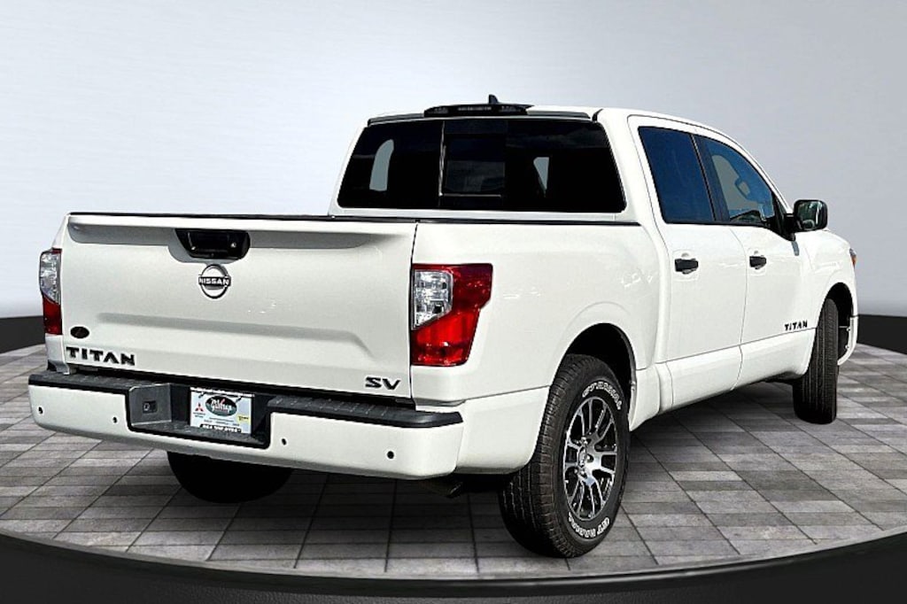 Used 2023 Nissan Titan SV Truck Crew Cab
