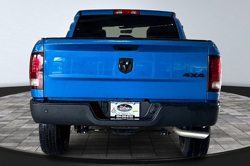 2024 Ram 1500 Classic SLT photo 3