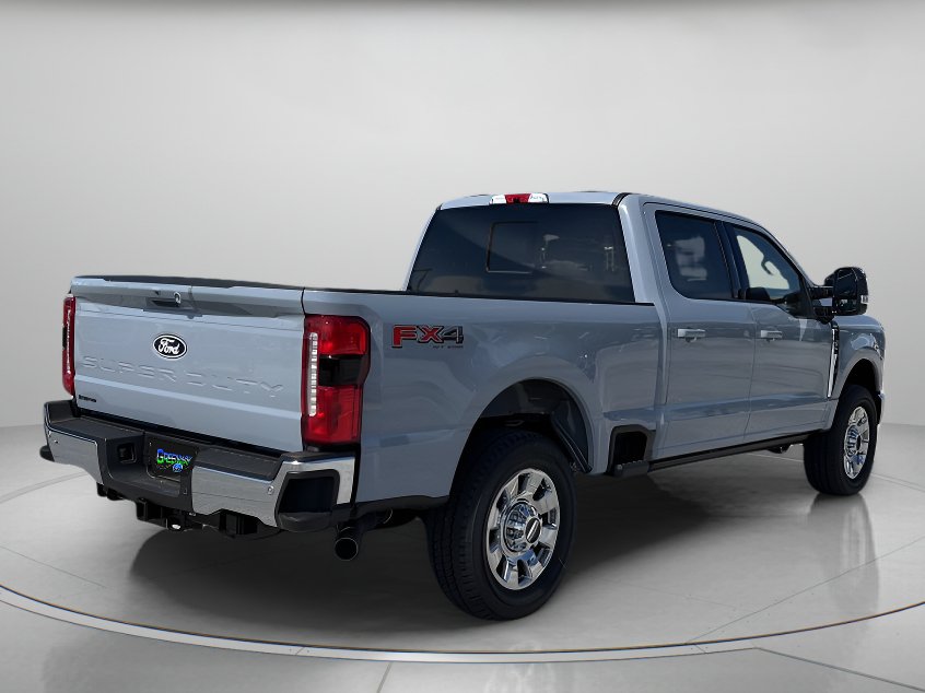 New 2027 Ford Super Duty F-250 SRW Lariat Crew Cab Pickup