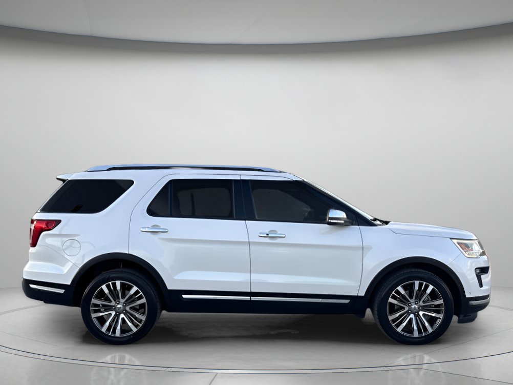 2019 Ford Explorer Platinum photo 2
